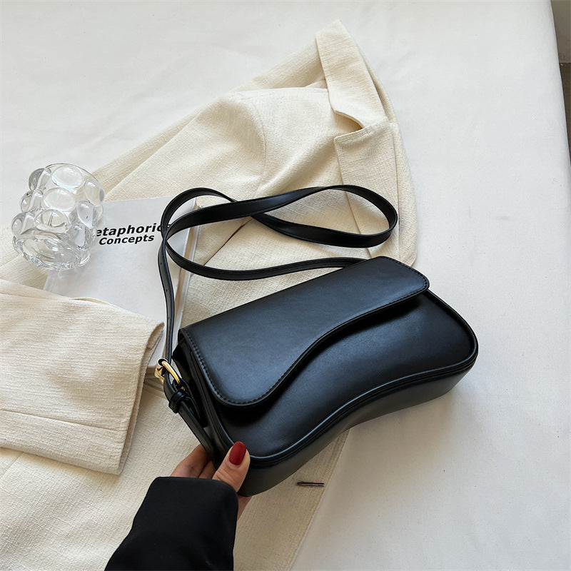 The Elara Shoulder Bag