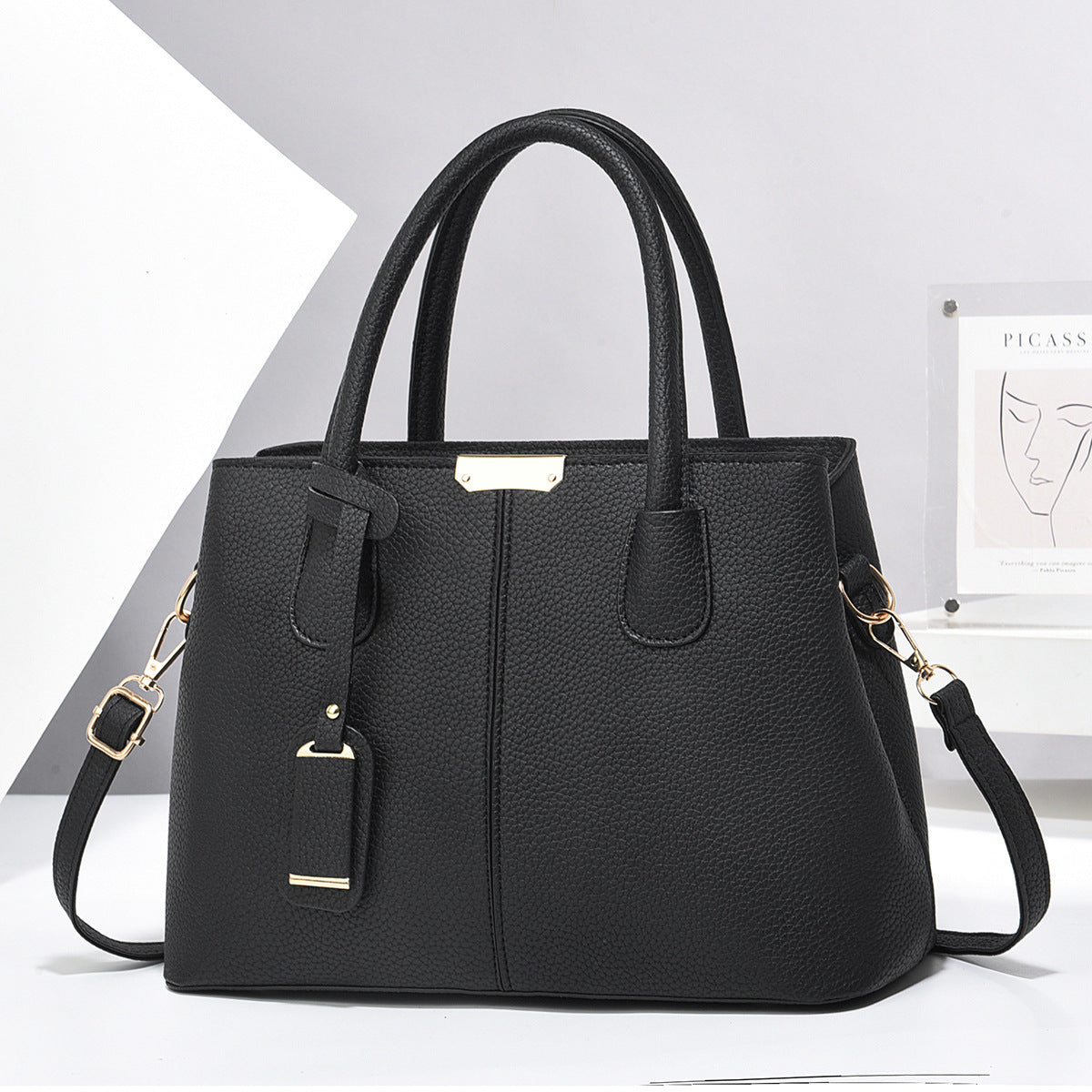 The Amara Shoulder Bag